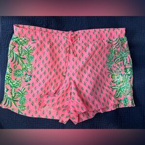 BNWT Lily Pulitzer size XL printed shorts